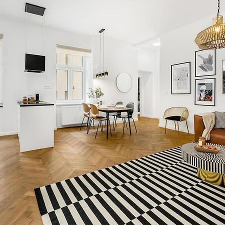 Stylovy Apartman V Centre Mesta Братислава Екстериор снимка