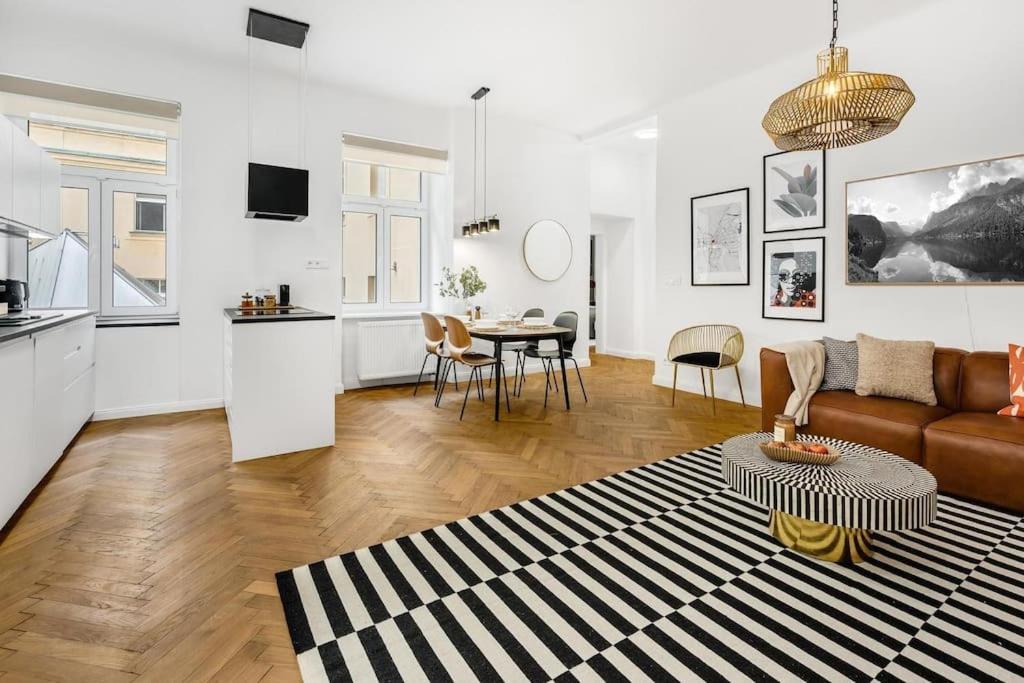 Stylovy Apartman V Centre Mesta Братислава Екстериор снимка