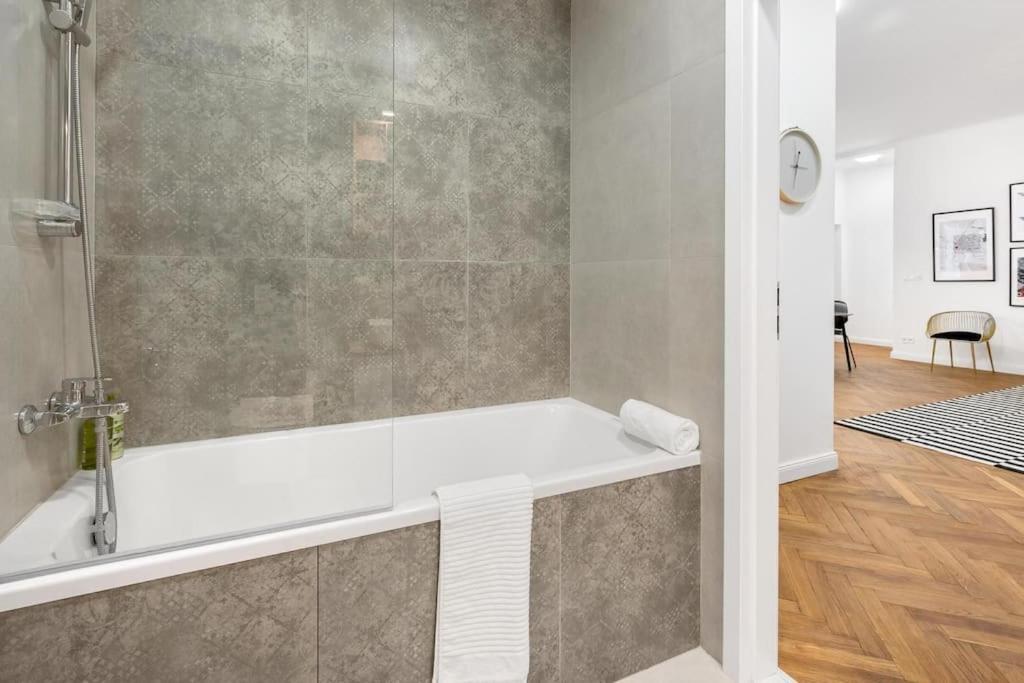 Stylovy Apartman V Centre Mesta Братислава Екстериор снимка